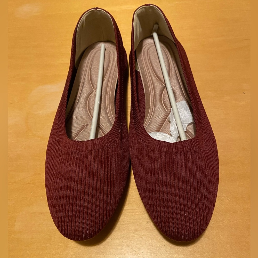 Elegant Burgundy Women's Flats